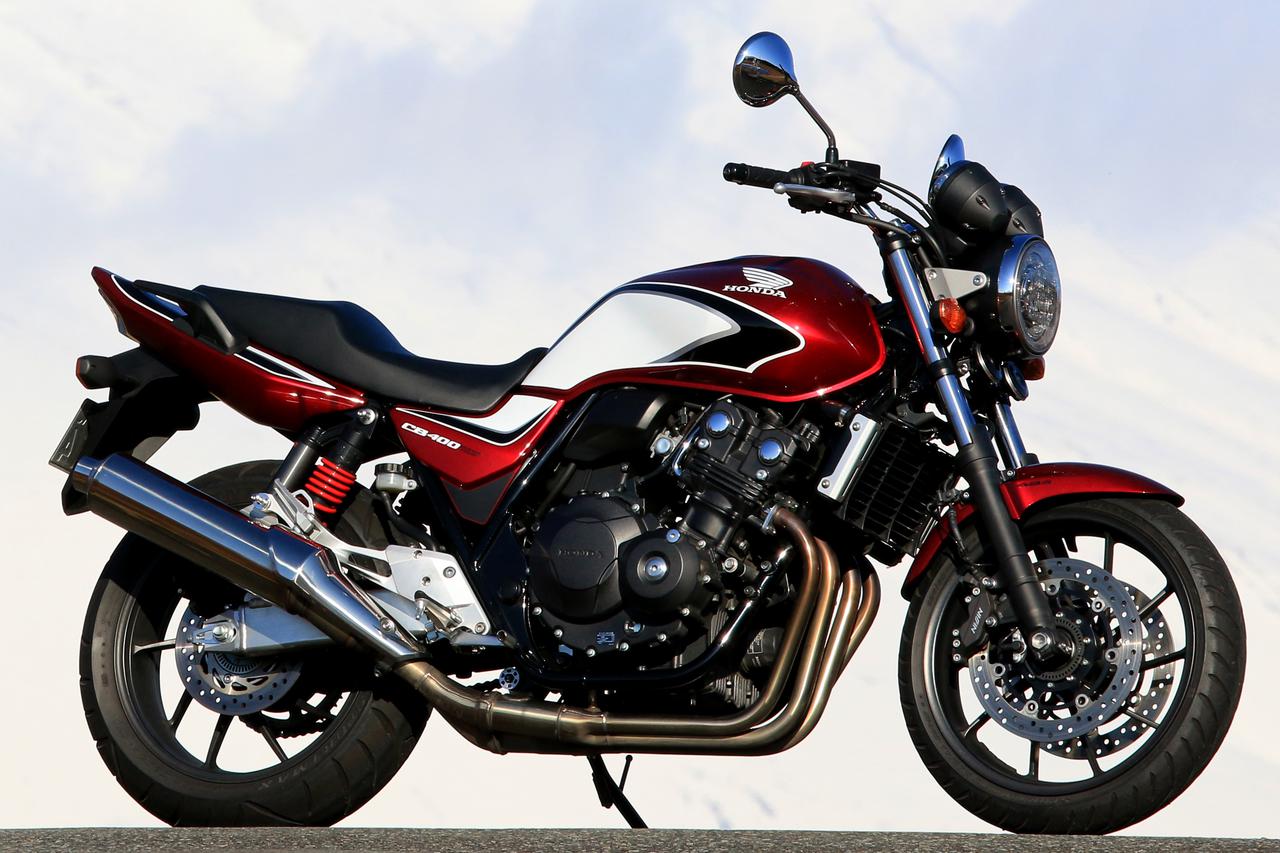 ホンダ Cb400 Super Four 1分で読める 21年に新車で購入可能なバイク紹介 Webオートバイ 自動車情報サイト 新車 中古車 Carview