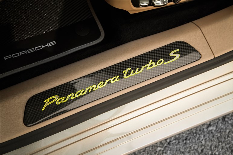 パナメーラ最強モデルのターボ S E ハイブリッド、助手席速攻試乗レポート