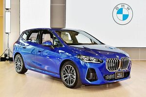 BMWジャパン、「2シリーズアクティブツアラー」8年ぶりフルモデルチェンジ　湾曲ディスプレーを小型車に初採用　418万円から