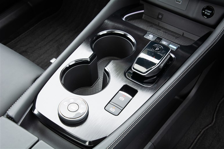 日産、新型エクストレイル発表。e-POWER×e-4ORCEで“上質タフギア”に進化。価格は約320から