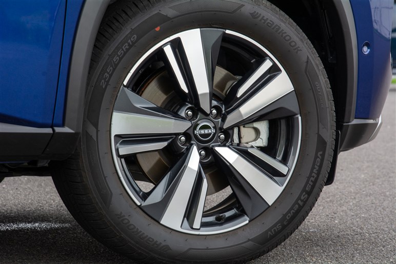 日産、新型エクストレイル発表。e-POWER×e-4ORCEで“上質タフギア”に進化。価格は約320から