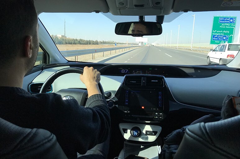 時代は流れ、トヨタも変わった!?　イランで乗ったプリウスがびっくり好印象な件