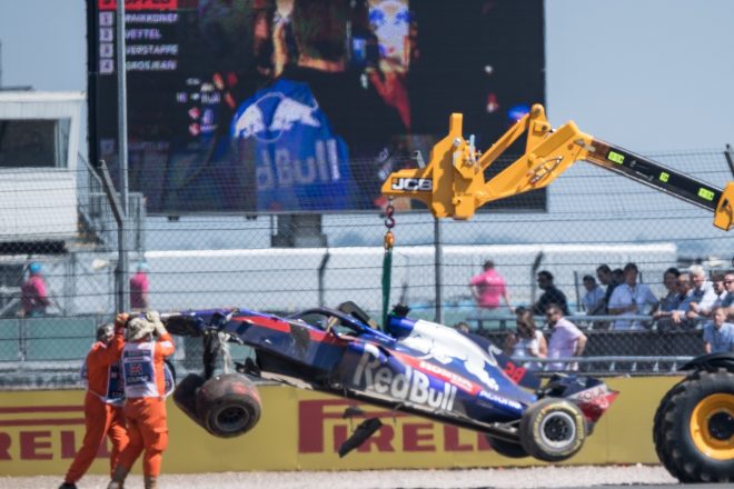 トロロッソ「トラブルについてハートレーに謝罪する。決勝出走のため、マシン修復を急ぐ」：F1イギリスGP土曜