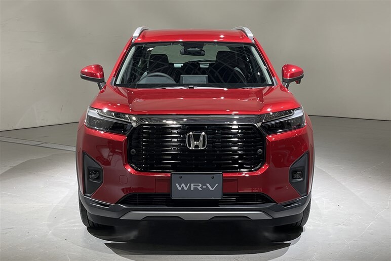 【コスパ最強勝負】ホンダが放つ刺客こと「WR-V」最強のライバルは「カローラクロス」だ！