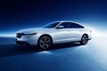 レクサス顔でクギづけ！ 次期「カムリ」の日本発売はどうなる？ 唯一の望みは“アコード方式
