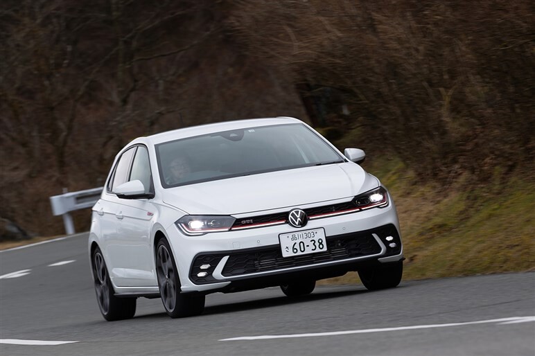 大柄な高性能車では味わえない快感…！　伝統のホットハッチ「ポロ GTI」試乗記
