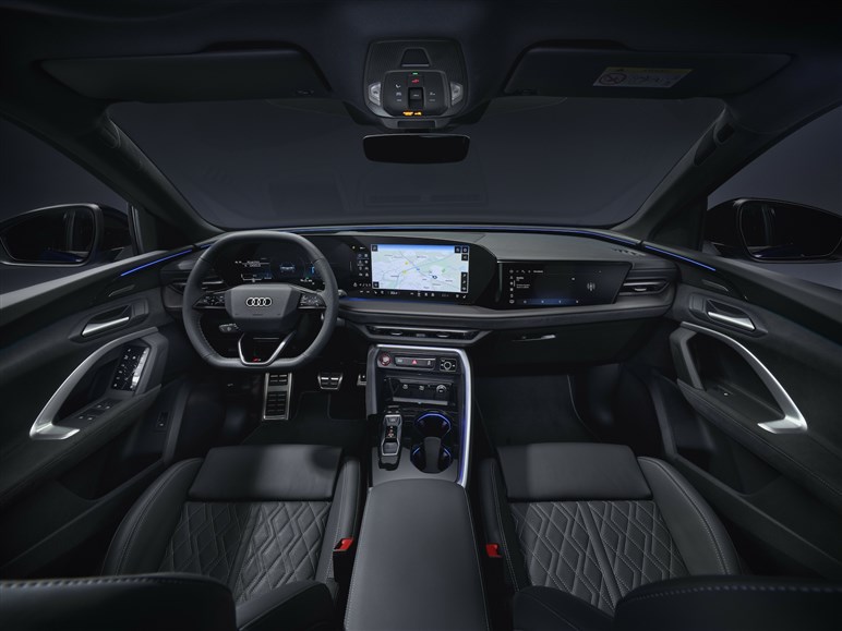 アウディの人気SUV「Q5」が新型に。スポーティなデザインへと一新、MHEV化で約840万円から