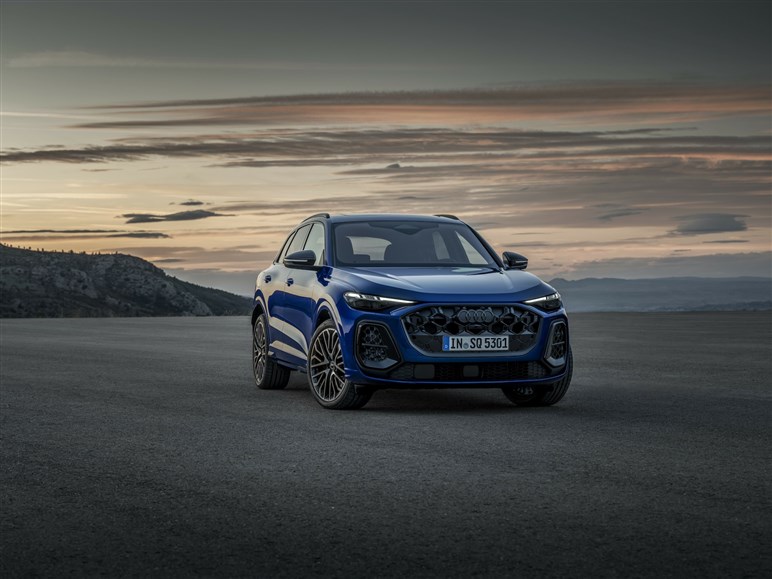 アウディの人気SUV「Q5」が新型に。スポーティなデザインへと一新、MHEV化で約840万円から