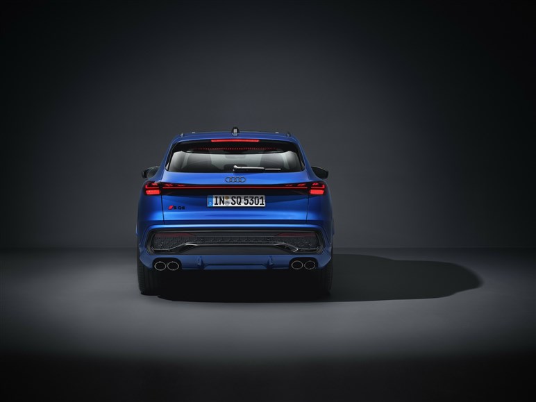 アウディの人気SUV「Q5」が新型に。スポーティなデザインへと一新、MHEV化で約840万円から