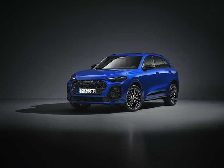 アウディの人気SUV「Q5」が新型に。スポーティなデザインへと一新、MHEV化で約840万円から