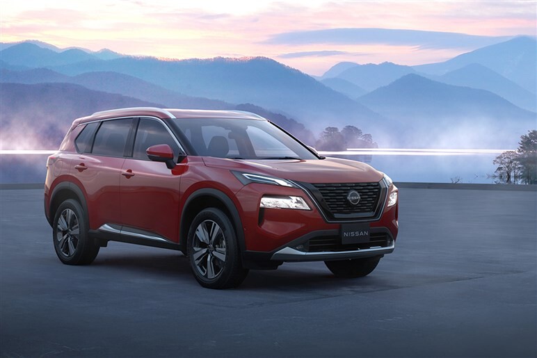 【ブランド力も問題】世界初のエンジンも搭載する日産の優等生「エクストレイル」はなぜ売れないのか