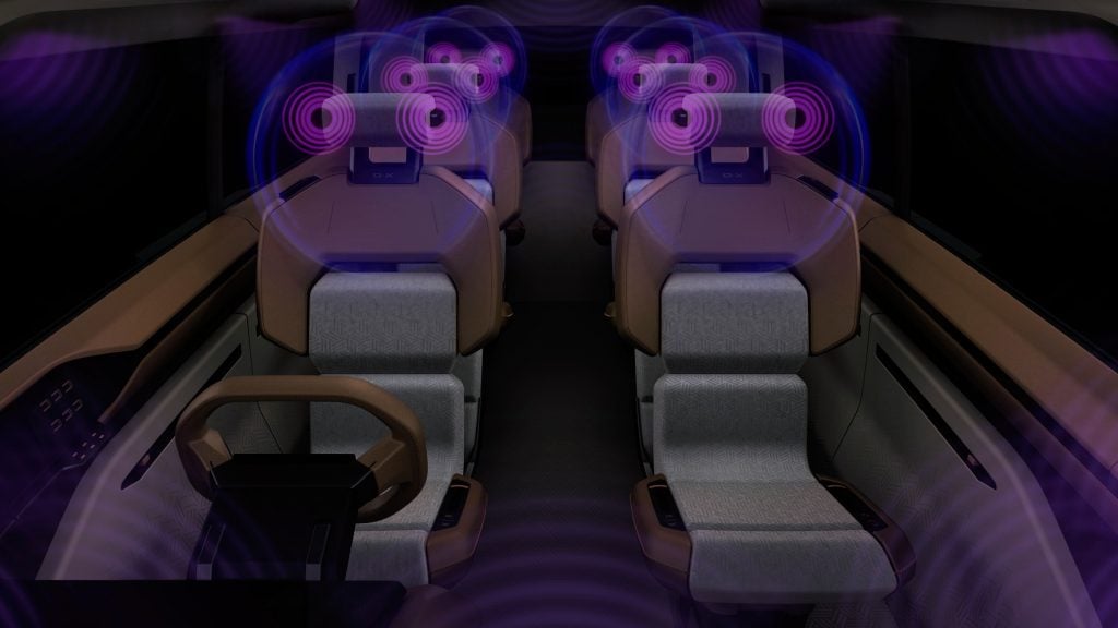 三菱 電動コンセプトカー「D:Xコンセプト」世界初披露 未来の“デリカ”イメージ