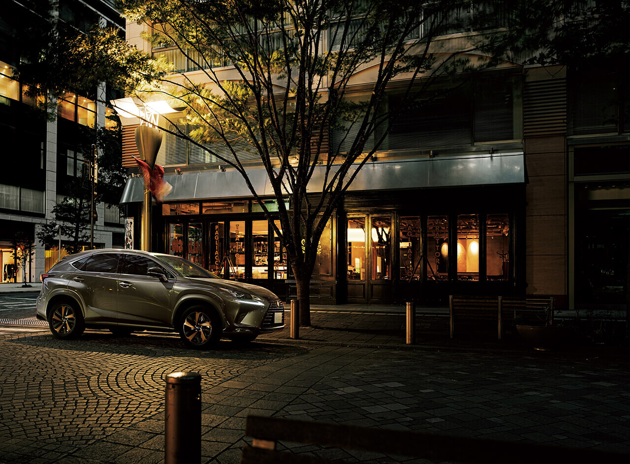 レクサスが「NX」にブロンズ、「UX」にはブルーをテーマにした特別仕様車を設定