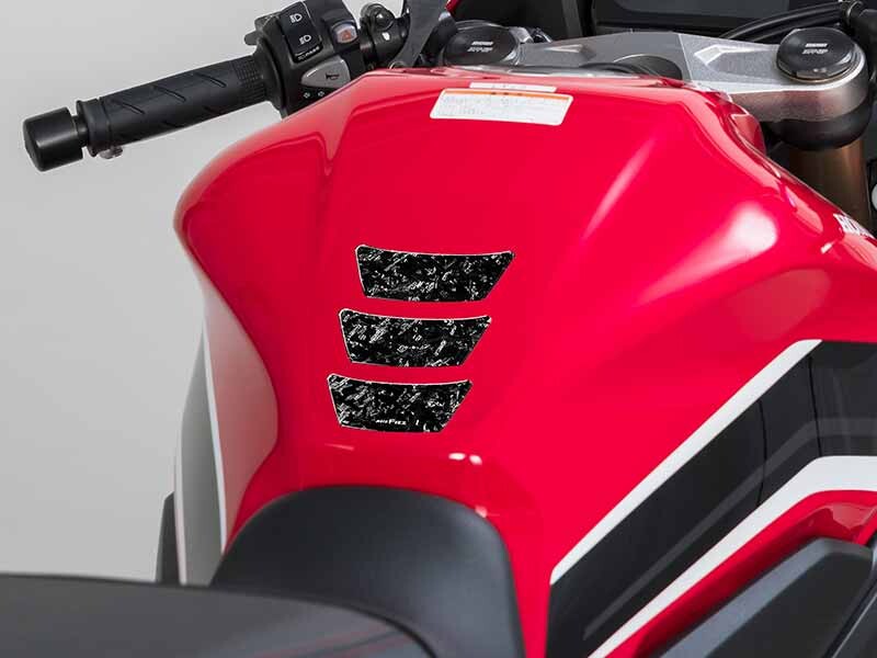 タナックスからフォージドカーボン柄の「タンクパッド9」が8/1発売！