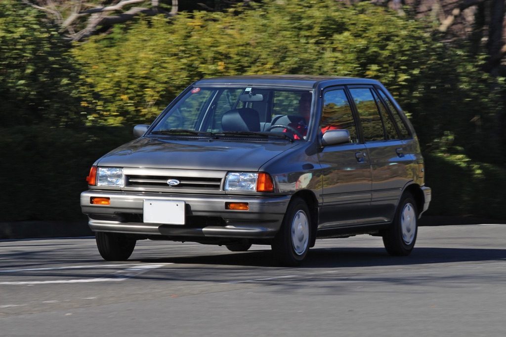 フォードバッジを付けた起亜プライドの日本向けモデル 韓国で生まれた左ハンドルのフェスティバ5を知ってるか Maniaxcars Web Option 自動車情報サイト 新車 中古車 Carview