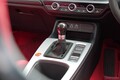 『S2000』や『タイプR』のコクピットをスパルタンに！ HKS「カーボン・シフトノブ」発売