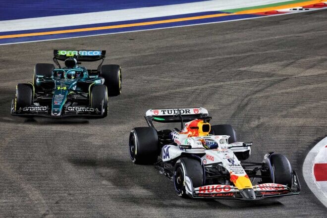 「毎周話しかけたら無線を切る」ピットストップのミスから巻き返しを狙うアロンソが一喝【F1第18戦無線レビュー（1）】