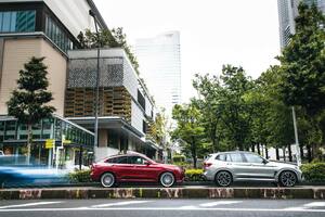 BMW アルピナ XD4 × BMW X3 Mコンペティション、塩見 智が「似て非なる感触」を吟味する