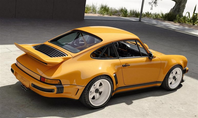 【ため息の出る美しさ】米シンガーの最新作は希少な「911SSE」オマージュ。限定100台で億超えは必至