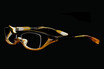 クルマを愛するオトナを彩る、レクサスのドライビングメガネに限定色