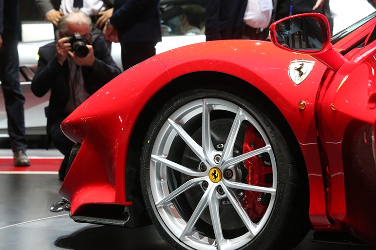 フェラーリが488ピスタのオープンを発表。0-100km/hは2.9秒切り