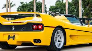 「F1部門と市販車部門がタッグを組んだ」唯一無二のフェラーリ! V12搭載のF50こそ「公道を走れる直系マシン」その伝説と魅力に迫る
