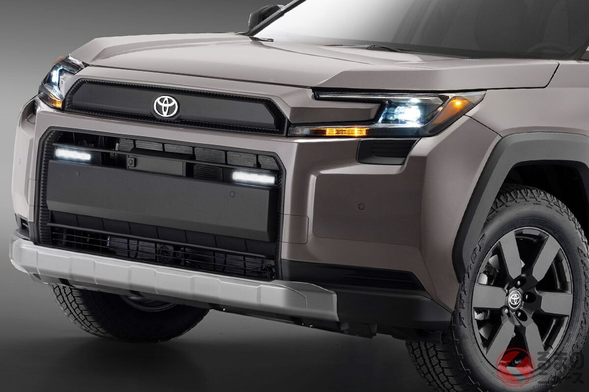 【米国】トヨタ新型「RAV4」発表！ “320馬力”のパワフルユニット新搭載！ 車高を上げたアウトドアな「ウッドランド」＆スポーツ仕様「GRスポーツ」初設定！ 25年後半発売！