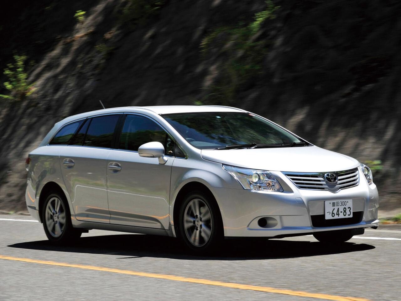 ワゴンユーザーから注目を集めた3代目トヨタ・アベンシス【10年ひと昔の新車】