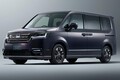 ホンダ「ステップワゴン」純正アクセで魅せる！重厚感あふれるブラックスタイル