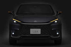 小さなレクサスが欲しい！ 新型コンパクト高級SUV「LBX」はクルマ好きのハートを射止めるか？【試乗レビュー】