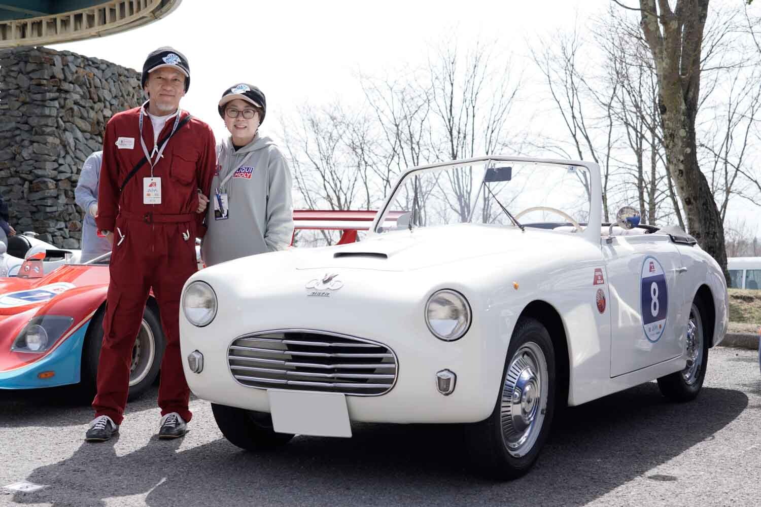 生産台数わずか50台と希少なシアタ「アミカ49」でヒストリックカーラリーに夫婦で挑む