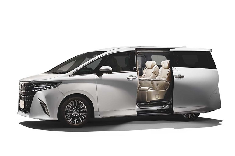 レクサス「LM」が前年比477%増と売れまくり。1500万円超の高額車をヒットさせるトヨタの“したたかさ”