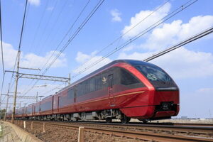 大阪・名古屋と伊勢を結ぶ「夜行特急」が運転へ  私鉄屈指の豪華車両で各3往復 一部は「大阪上本町行き」に