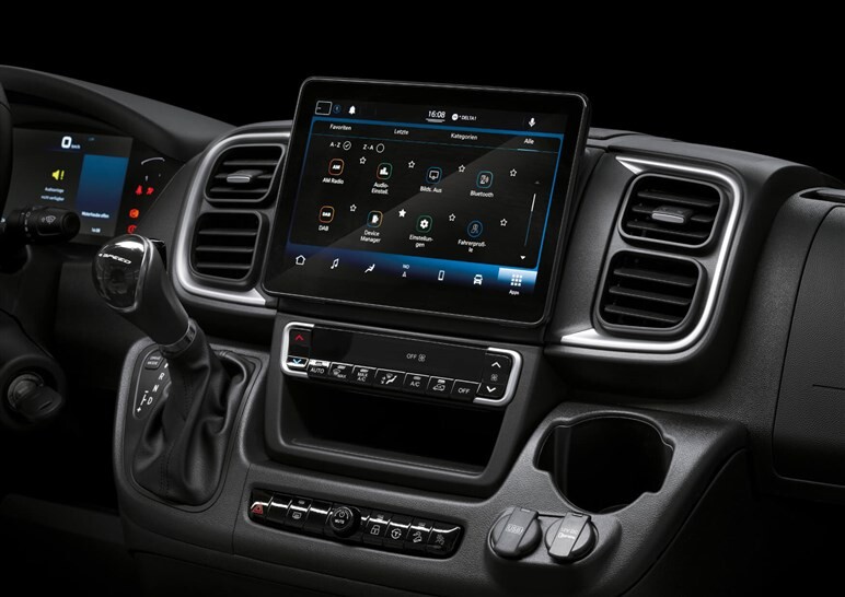 フィアット、キャンパーベースの商用バン「デュカト」を発売。2.2Lディーゼル搭載、約513万円から