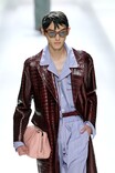ドルチェ&ガッバーナ、ミラノ・ファッションウィークでパジャマを大胆に再解釈
