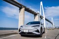 BYDの電気バス「K8」が立山黒部アルペンルートで運行を開始！初日にはその様子を「シーライオン7」で見学に行くツアーも開催