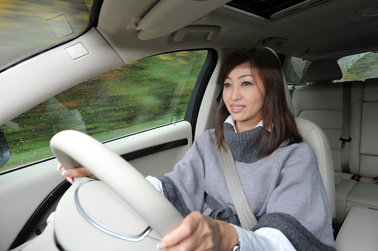ボルボ2013年モデル、吉田由美がイッキ乗り