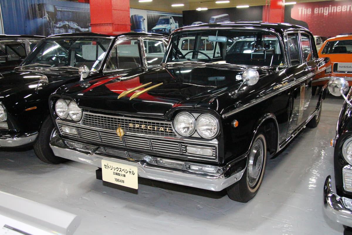 グロリアスーパー6 デボネア クラウンエイト 1964東京オリンピックを駆け抜けた 聖火リレー伴走車 Auto Messe Web 自動車情報サイト 新車 中古車 Carview