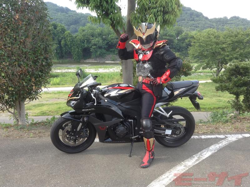 まるで仮面ライダー 各地の ご当地ヒーロー もバイクに乗って活躍しているのだッ モーサイ 自動車情報サイト 新車 中古車 Carview