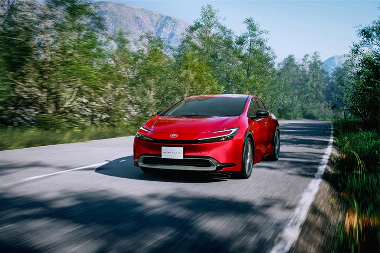 PHEV「Z」より70万円、HVよりも安い!? いろいろ衝撃なプリウスPHEV「G」のお買い得度