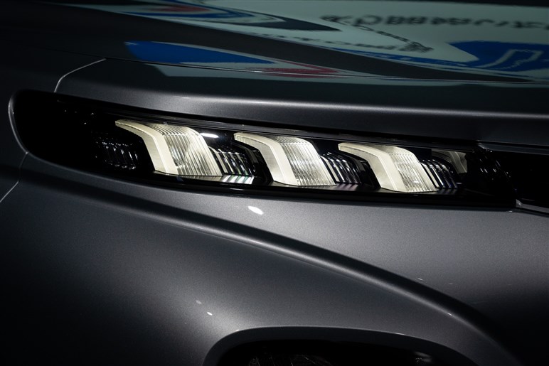 【250万円越え】新型コンパクトSUV「フロンクス」は“スズキの高級車”の悪夢を払拭できるのか？
