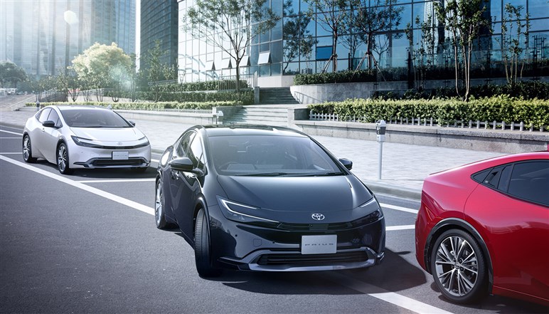 PHEV「Z」より70万円、HVよりも安い!? いろいろ衝撃なプリウスPHEV「G」のお買い得度