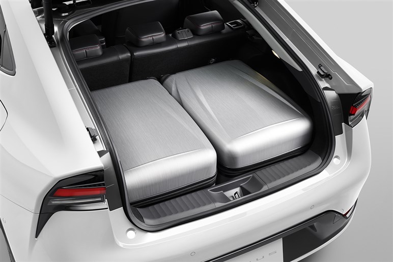 PHEV「Z」より70万円、HVよりも安い!? いろいろ衝撃なプリウスPHEV「G」のお買い得度