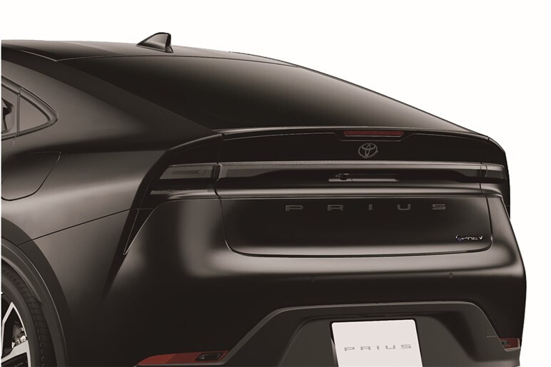 PHEV「Z」より70万円、HVよりも安い!? いろいろ衝撃なプリウスPHEV「G」のお買い得度