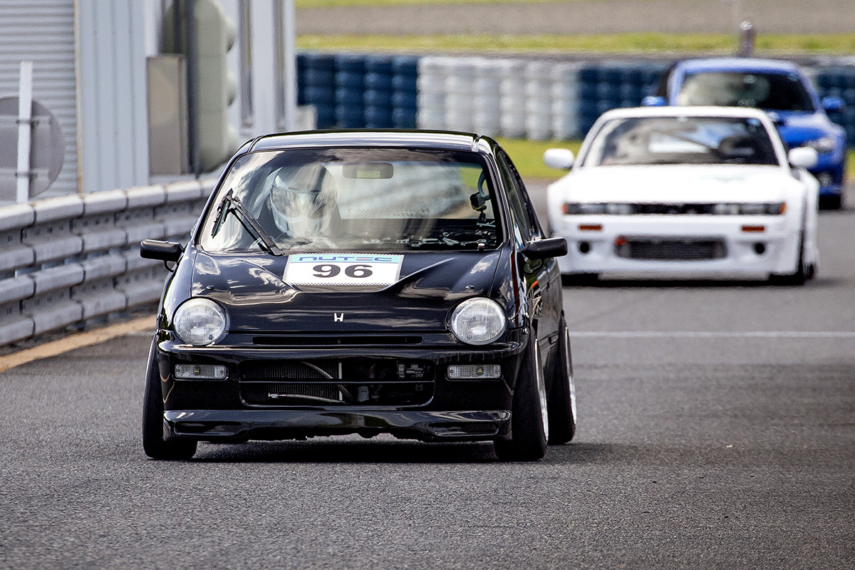 ポルシェやフェラーリが軽自動車に アオられる 衝撃 岡山に生息する伝説の トゥデイ の正体 Auto Messe Web 自動車 情報サイト 新車 中古車 Carview