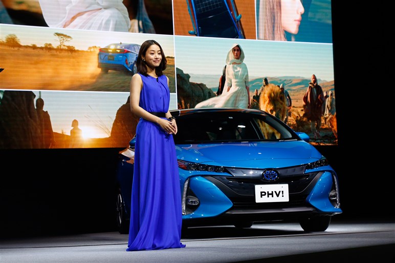 新型プリウスPHV発売。EV走行距離は68.2kmに大幅向上、価格は326万円から