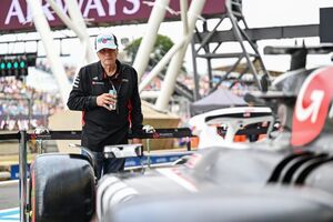 ジーン・ハースのF1愛は健在。度重なるチーム買収オファーに「彼はウンザリしている」と小松礼雄代表明かす