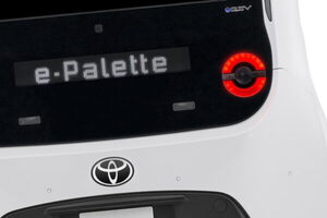 17人乗りで座席は5つのみ！ トヨタ「斬新な乗りもの」を発売へ 車内スペース活かして“異なる使い方”もOKに