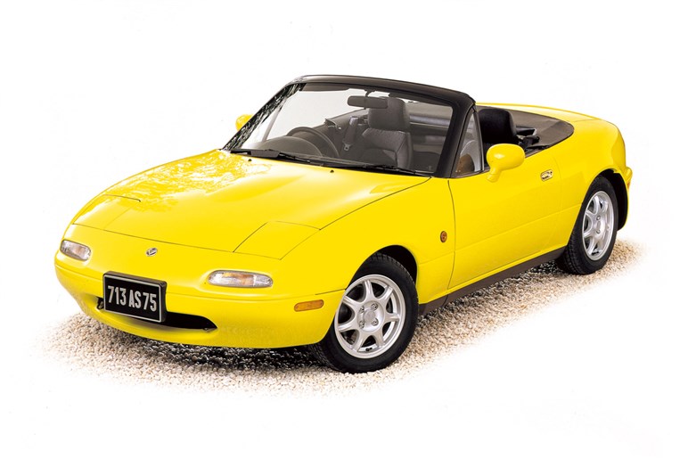 【贅沢すぎ】160万円なのにコンセプトカー並のガルウイングを装備。ロードスターに負けた不運の名車「セラ」とは？