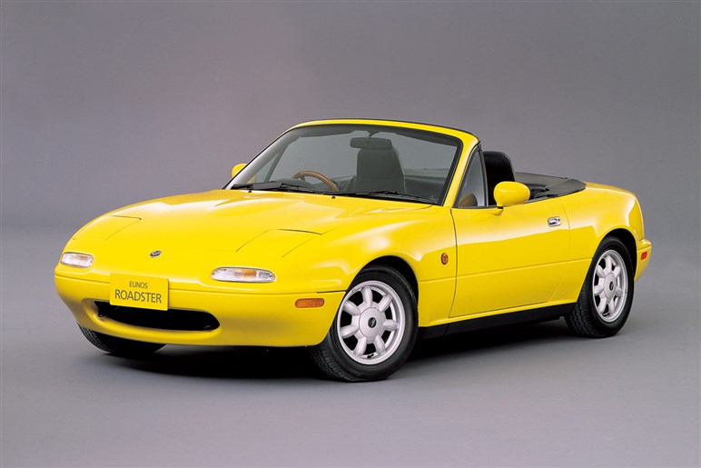 【贅沢すぎ】160万円なのにコンセプトカー並のガルウイングを装備。ロードスターに負けた不運の名車「セラ」とは？
